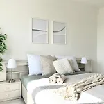 Modern Apartment City Hideaway